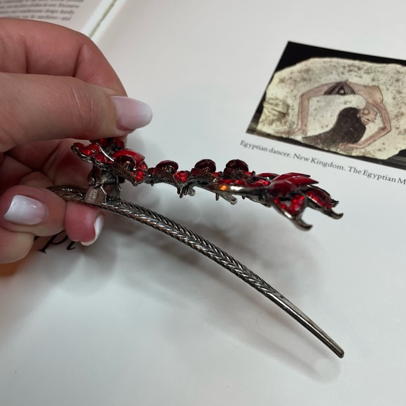 Vintage Red Sparkly Bejeweled Feather Shaped Duckbill Hair Clip - Picture 4 of 7